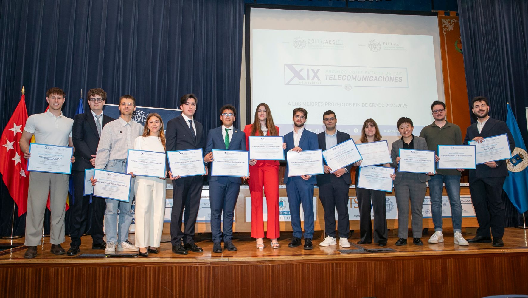 Foto grupal de los premiados en los XIX Premios COITT